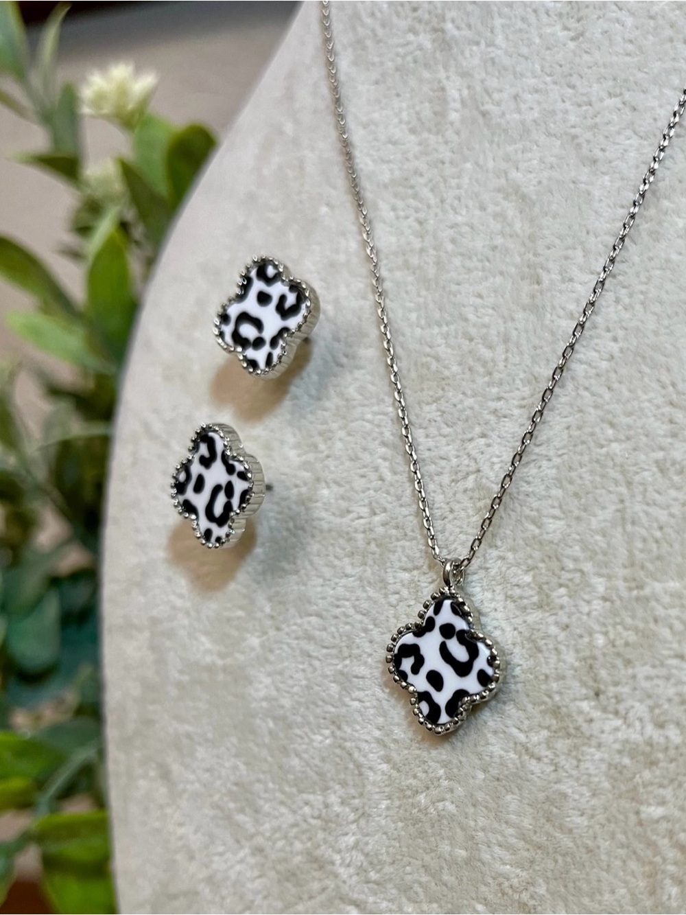 Park Lane Lana Black & White Leopard Clover Necklace & Studs - Picture 3 of 9